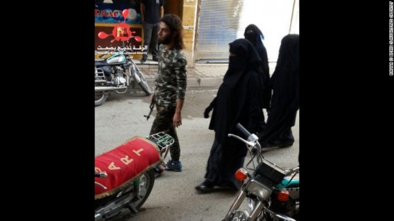 151203165730-raqqa-isis-fighter-wives-exlarge-169