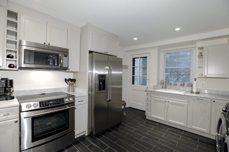 2446-belmont-road-nw-washington-dc-obamas-new-home-2nd-kitchen-and-laundry_00957800