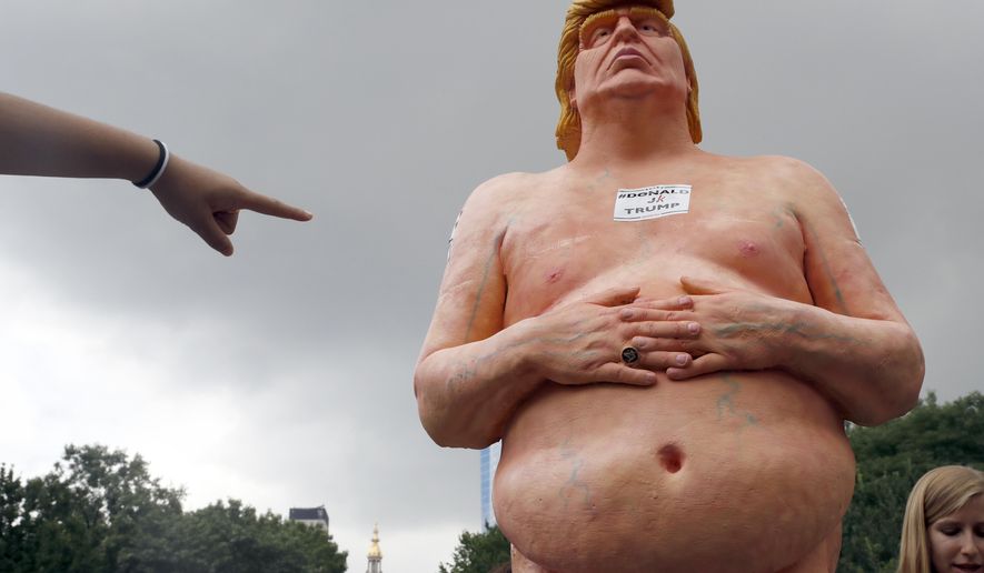 naked_trump_statue_c0-212-5107-3189_s885x516