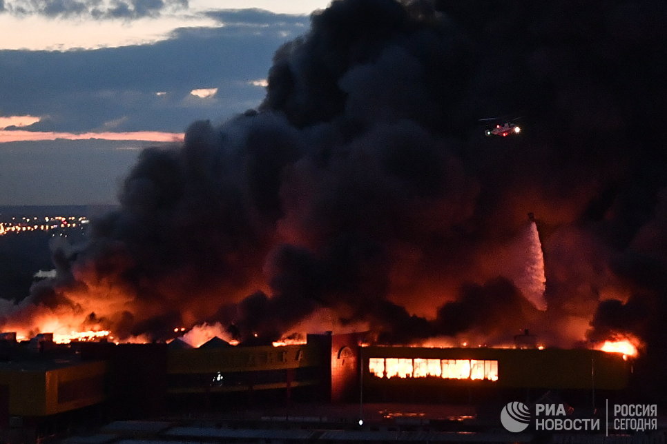 (FOTO) Incendiu uriaș la Moscova: Mii de persoane au fost evacuate